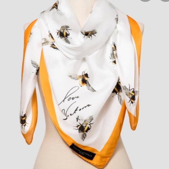 Accessories - NWT Victoria Beckham Bee Print White & Gold Scarf